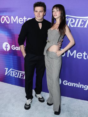 İngiliz model Brooklyn Peltz Beckham ve Amerikalı aktris Nicola Peltz Beckham, 11 Ağustos 2022 'de Hollywood, Los Angeles' taki NeueHouse Los Angeles 'ta düzenlenen Facebook Oyununun Genç Hollywood Kutlamasının 2022 Power of Young Hollywood Kutlaması' na geldiler.