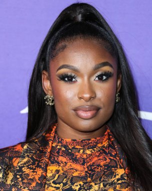 Amerikalı şarkıcı ve aktris Coco Jones, 11 Ağustos 2022 'de NeueHouse Los Angeles, Los Angeles, Los Angeles, ABD' de düzenlenen Facebook Oyun Sunan Genç Hollywood Kutlamasının 2022 Power of Young Hollywood Kutlaması 'na geldi..