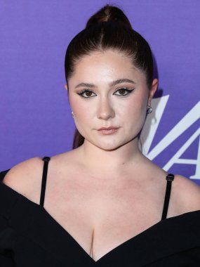 Amerikalı aktris Emma Kenney, 11 Ağustos 2022 'de NeueHouse Los Angeles, Los Angeles' ta düzenlenen Facebook Oyun Sunan Genç Hollywood Kutlamasının 2022 sayılı Gücüne ulaştı.. 