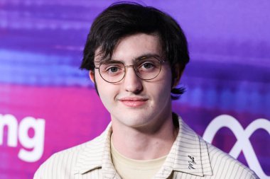 Amerikalı aktör Gianni DeCenzo, 11 Ağustos 2022 'de NeueHouse Los Angeles' ta düzenlenen Facebook Oyunları 'nın sunduğu Variety 2022 Power of Young Hollywood Kutlaması' na geldi.