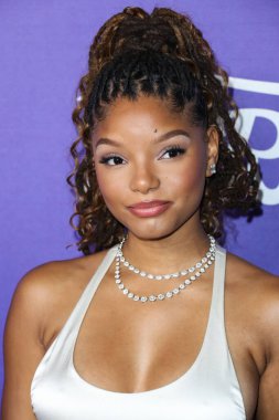 Amerikalı şarkıcı Halle Bailey, 11 Ağustos 2022 'de NeueHouse Los Angeles, Los Angeles' ta düzenlenen Facebook Gaming tarafından sunulan Variety 2022 Power of Young Hollywood Kutlaması 'na geldi.. 