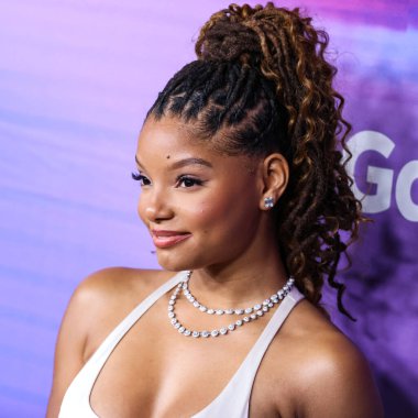 Amerikalı şarkıcı Halle Bailey, 11 Ağustos 2022 'de NeueHouse Los Angeles, Los Angeles' ta düzenlenen Facebook Gaming tarafından sunulan Variety 2022 Power of Young Hollywood Kutlaması 'na geldi.. 