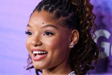 Amerikalı şarkıcı Halle Bailey, 11 Ağustos 2022 'de NeueHouse Los Angeles, Los Angeles' ta düzenlenen Facebook Gaming tarafından sunulan Variety 2022 Power of Young Hollywood Kutlaması 'na geldi.. 