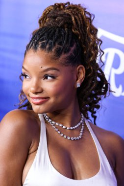 Amerikalı şarkıcı Halle Bailey, 11 Ağustos 2022 'de NeueHouse Los Angeles, Los Angeles' ta düzenlenen Facebook Gaming tarafından sunulan Variety 2022 Power of Young Hollywood Kutlaması 'na geldi.. 