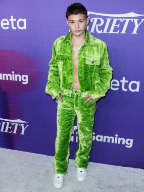 Amerikalı aktör Javon Walton, 11 Ağustos 2022 'de NeueHouse Los Angeles, Los Angeles' ta düzenlenen Facebook Oyun Sunan Genç Hollywood Kutlamasının 2022 Power of Young Hollywood Kutlaması 'na ulaştı.. 