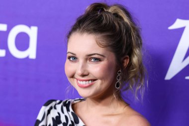 Amerikalı aktris Samantha Hanratty, 11 Ağustos 2022 'de Los Angeles Hollywood, Kaliforniya, ABD' deki NeueHouse Los Angeles 'ta düzenlenen Facebook Oyun Sunan Genç Hollywood Kutlamasının 2022 Gücüne ulaştı.. 