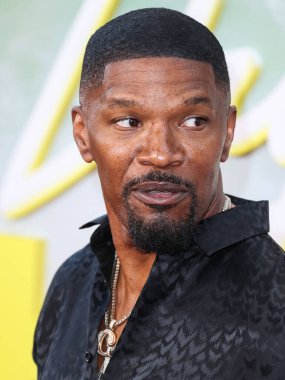 Amerikalı aktör Jamie Foxx Netflix 'in' Day Vardiyası 'nın dünya prömiyerine 10 Ağustos 2022' de Los Angeles, Kaliforniya 'da bulunan Regal Cinemas LA Live Stadyumu' nda geldi.. 