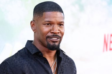 Amerikalı aktör Jamie Foxx Netflix 'in' Day Vardiyası 'nın dünya prömiyerine 10 Ağustos 2022' de Los Angeles, Kaliforniya 'da bulunan Regal Cinemas LA Live Stadyumu' nda geldi.. 