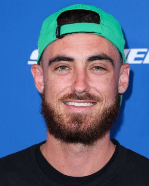 Amerikan profesyonel beyzbol oyuncusu ve Major League Baseball Ligi Dodgers 'ın ilk kalecisi Cody Bellinger 8 Ağustos 2022' de Dodger Stadyumu 'nda düzenlenen Kershaw' s Challenge Pong 4 Amaç 2022 'ye ulaştı.