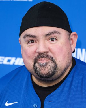 Amerikalı komedyen Gabriel Iglesias (Fluffy), 8 Ağustos 2022 'de ABD' nin Kaliforniya eyaletinin Elysian Park kentindeki Dodger Stadyumu 'nda düzenlenen Kershaw' s Challenge Ping Pong 4 amacına ulaştı.. 