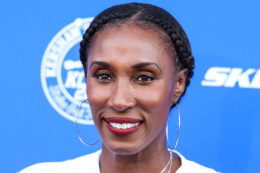 Amerikalı eski profesyonel basketbolcu Lisa Leslie 8 Ağustos 2022 'de Dodger Stadyumu' nda düzenlenen Kershaw 's Challenge Ping Pong 4 Amaç 2022' ye ulaştı..