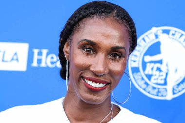 Amerikalı eski profesyonel basketbolcu Lisa Leslie 8 Ağustos 2022 'de Dodger Stadyumu' nda düzenlenen Kershaw 's Challenge Ping Pong 4 Amaç 2022' ye ulaştı.. 