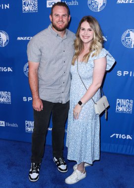 Beyzbol Ligi 'nin Los Angeles Dodgers takımının profesyonel oyuncusu Max Muncy ve eşi Kellie Muncy 8 Ağustos 2022' de Elysian Park, Los Angeles 'taki Dodger Stadyumu' nda düzenlenen Kershaw 's Challenge Pong 4 Amaç 2022' ye geldiler.