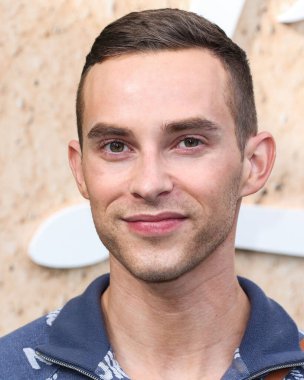 Amerikalı artistik patinajcı Adam Rippon, 4 Ağustos 2022 'de Los Angeles, Los Angeles' ta bulunan Easton Stadyumu 'nda gerçekleştirilen Amazon Prime Video' nun 