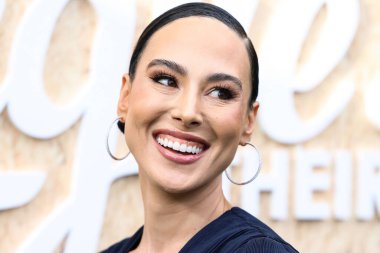 Amerikalı avukat Meena Harris, 4 Ağustos 2022 'de Los Angeles, Kaliforniya' da bulunan Easton Stadyumu 'nda düzenlenen Amazon Prime Video' nun 