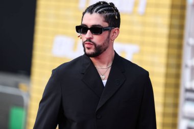 Porto Rikolu rapçi Bad Bunny (Benito Antonio Martnez Ocasio), 1 Ağustos 2022 'de Westwood, Los Angeles, Kaliforniya, ABD' deki Regency Village Theatre 'da düzenlenen Sony Pictures' ın 'Kurşun Treninin Los Angeles galasına geldi.