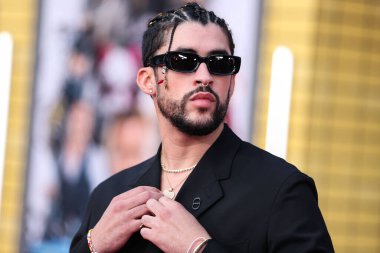 Porto Rikolu rapçi Bad Bunny (Benito Antonio Martnez Ocasio), 1 Ağustos 2022 'de Westwood, Los Angeles, Kaliforniya, ABD' deki Regency Village Theatre 'da düzenlenen Sony Pictures' ın 'Kurşun Treninin Los Angeles galasına geldi.