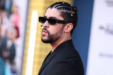 Porto Rikolu rapçi Bad Bunny (Benito Antonio Martnez Ocasio), 1 Ağustos 2022 'de Westwood, Los Angeles, Kaliforniya, ABD' deki Regency Village Theatre 'da düzenlenen Sony Pictures' ın 'Kurşun Treninin Los Angeles galasına geldi.