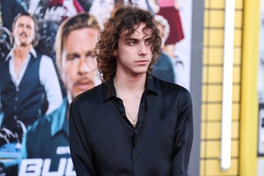 Eddie Benjamin, 1 Ağustos 2022 'de Westwood, Los Angeles, Kaliforniya, ABD' deki Regency Village Theatre 'da düzenlenen Sony Pictures' ın 'Bullet Train' galasına geliyor.. 