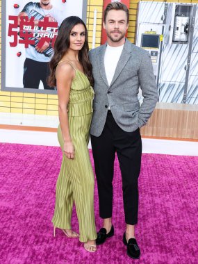 Hayley Erbert ve Derek Hough, 1 Ağustos 2022 'de Westwood, Los Angeles, Kaliforniya, ABD' deki Regency Village Theatre 'da düzenlenen Sony Pictures' Bullet Train 'in Los Angeles galasına geldiler.. 