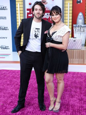 Hayley Orrantia, 1 Ağustos 2022 'de Westwood, Los Angeles, Kaliforniya, ABD' deki Regency Village Theatre 'da düzenlenen Sony Pictures' ın 'Bullet Train' galasına geliyor.. 