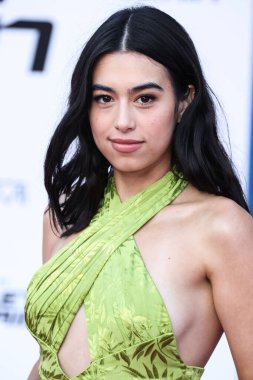 Jade Bender, 1 Ağustos 2022 'de Westwood, Los Angeles, Kaliforniya, ABD' deki Regency Village Theatre 'da düzenlenen Sony Pictures' ın 'Bullet Train' galasına gelir.. 