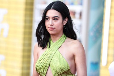 Jade Bender, 1 Ağustos 2022 'de Westwood, Los Angeles, Kaliforniya, ABD' deki Regency Village Theatre 'da düzenlenen Sony Pictures' ın 'Bullet Train' galasına gelir.. 