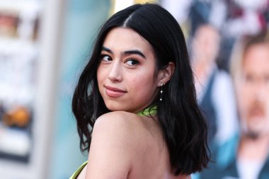 Jade Bender, 1 Ağustos 2022 'de Westwood, Los Angeles, Kaliforniya, ABD' deki Regency Village Theatre 'da düzenlenen Sony Pictures' ın 'Bullet Train' galasına gelir.. 