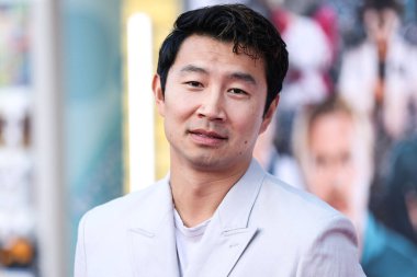 Simu Liu, 1 Ağustos 2022 'de Westwood, Los Angeles, Kaliforniya, ABD' deki Regency Village Theatre 'da düzenlenen Sony Pictures' ın 'Bullet Train' galasına geliyor..