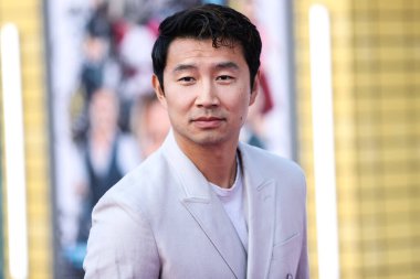 Simu Liu, 1 Ağustos 2022 'de Westwood, Los Angeles, Kaliforniya, ABD' deki Regency Village Theatre 'da düzenlenen Sony Pictures' ın 'Bullet Train' galasına geliyor..