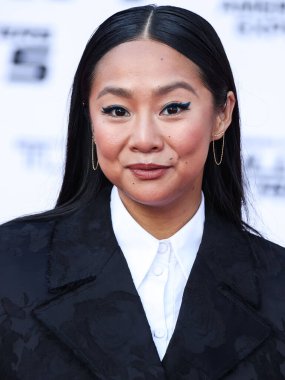 Stephanie Hsu, 1 Ağustos 2022 'de Westwood, Los Angeles, Kaliforniya, ABD' deki Regency Village Theatre 'da düzenlenen Sony Pictures' ın 'Bullet Train' galasına geliyor.. 