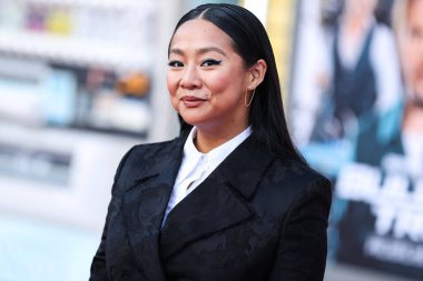 Stephanie Hsu, 1 Ağustos 2022 'de Westwood, Los Angeles, Kaliforniya, ABD' deki Regency Village Theatre 'da düzenlenen Sony Pictures' ın 'Bullet Train' galasına geliyor.. 
