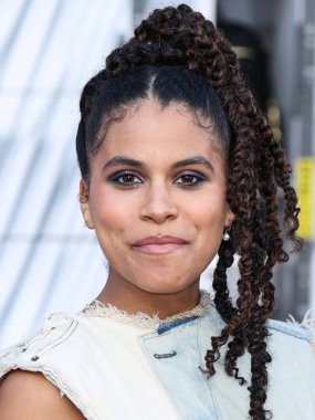 Alman-Amerikan aktris Zazie Beetz, 1 Ağustos 2022 'de Westwood, Los Angeles, Kaliforniya, ABD' deki Regency Village Theatre 'da düzenlenen Sony Pictures' ın 'Bullet Train' galasına geldi.. 