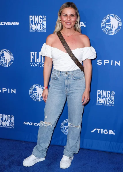 Tanya Rad Bei Kershaws Challenge Ping Pong Purpose 2022 Dodger — Stockfoto