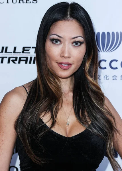 Amerikalı aktris Devon Diep, 3 Ağustos 2022 'de Küçük Tokyo, Los Angeles' ta Japon Amerikan Kültür ve Toplum Merkezi 'ndeki Aratani Tiyatrosu' nda düzenlenen Sony Pictures 'Bullet Train' in Los Angeles Topluluk Gösterimi 'ne geldi.