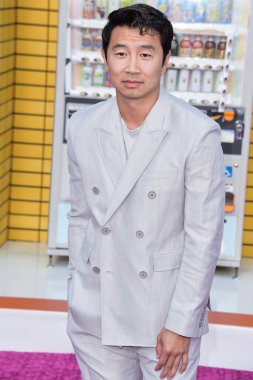 Simu Liu, 1 Ağustos 2022 'de Westwood, Los Angeles, Kaliforniya, ABD' deki Regency Village Theatre 'da düzenlenen Sony Pictures' ın 'Bullet Train' galasına geliyor..