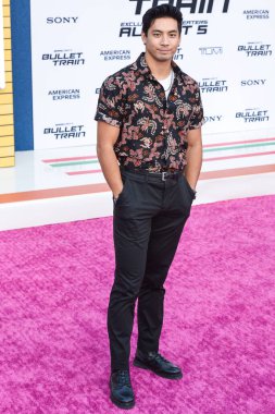 Amerikalı aktör Yoshi Sudarso, 1 Ağustos 2022 'de Westwood, Los Angeles, Kaliforniya' daki Regency Village Theatre 'da düzenlenen Sony Pictures' Bullet Train 'in prömiyerine geldi.. 