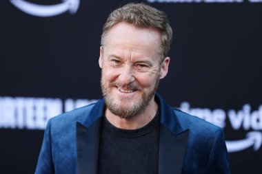 Avustralyalı aktör Paul Gleeson, 28 Temmuz 2022 'de Westwood, Los Angeles, Kaliforniya, ABD' deki Regency Village Theatre 'da düzenlenen Amazon Prime Video' nun 13 Yaşamı 'nın Los Angeles prömiyerine geldi.. 