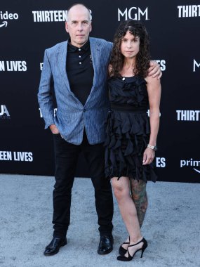 İngiliz itfaiyeci Rick Stanton, 28 Temmuz 2022 'de Westwood, Los Angeles, Kaliforniya, ABD' deki Regency Village Theatre 'da düzenlenen Amazon Prime Video' nun 13 Yaşamı 'nın Los Angeles prömiyerine geldi.. 