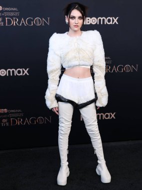 Givenchy 'i giyen İngiliz aktris Emily Carey, 27 Temmuz 2022' de Los Angeles, Kaliforniya, ABD 'de bulunan Academy Museum of Motion Pictures' ın HBO 'nun orijinal drama dizisi House of the Dragon' un 1. sezonuna geldi.. 