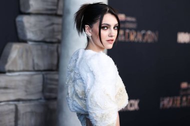 Givenchy 'i giyen İngiliz aktris Emily Carey, 27 Temmuz 2022' de Los Angeles, Kaliforniya, ABD 'de bulunan Academy Museum of Motion Pictures' ın HBO 'nun orijinal drama dizisi House of the Dragon' un 1. sezonuna geldi.. 
