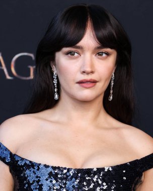 Thom Browne 'u giyen İngiliz aktris Olivia Cooke, 27 Temmuz 2022' de Los Angeles, Kaliforniya, ABD 'de bulunan Academy Museum of Motion Pictures' ın HBO 'nun orijinal drama dizisi House of the Dragon' un 1. sezonuna geldi.. 
