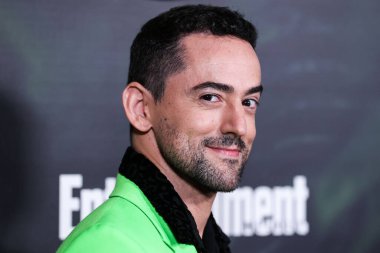 Meksikalı aktör Luis Gerardo Mndez (Luis Gerardo Mendez), 25 Temmuz 2022 'de The Hollywood Roosevelt Hotel' de düzenlenen Peacock, UCP ve Entertainment Weekly 'nin sunduğu 