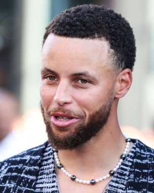 Amerikalı profesyonel basketbolcu Stephen Curry, 18 Temmuz 2022 'de Hollywood, Los Angeles, Kaliforniya, ABD' deki TCL Çin Tiyatrosu IMAX 'te düzenlenen Universal Pictures' No 'nun dünya prömiyerine geldi.. 