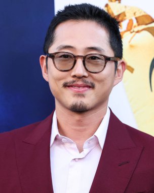 Steven Yeun, 18 Temmuz 2022 'de Hollywood, Los Angeles, Kaliforniya, ABD' deki TCL Çin Tiyatrosu IMAX 'te düzenlenen Universal Pictures' No 'filminin dünya prömiyerine geldi.