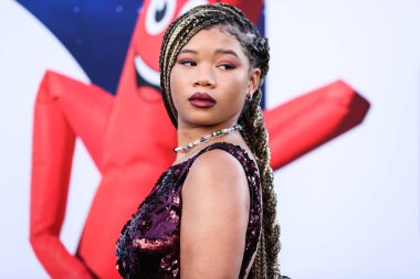 Storm Reid, 18 Temmuz 2022 'de Hollywood, Los Angeles, Kaliforniya, ABD' deki TCL Çin Tiyatrosu IMAX 'te düzenlenen Universal Pictures' No 'filminin dünya prömiyerine geldi.. 