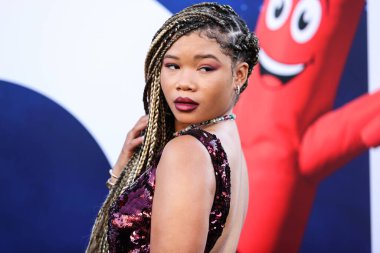 Storm Reid, 18 Temmuz 2022 'de Hollywood, Los Angeles, Kaliforniya, ABD' deki TCL Çin Tiyatrosu IMAX 'te düzenlenen Universal Pictures' No 'filminin dünya prömiyerine geldi.. 