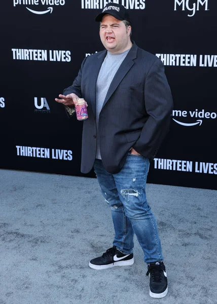 Acteur Américain Paul Walter Hauser Arrive Première Treize Vies Amazon — Photo