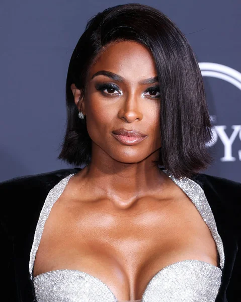 Amerikalı şarkıcı Ciara (Ciara Princess Wilson), 20 Temmuz 2022 'de Dolby Tiyatrosu' nda düzenlenen 2022 ESPY Ödülleri 'ne geldi.. 