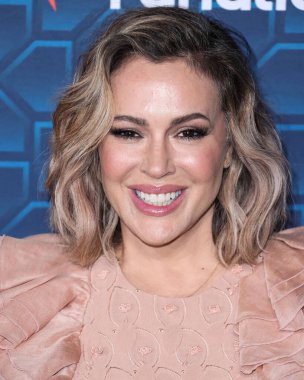 Amerikalı aktris Alyssa Milano, 18 Temmuz 2022 'de Los Angeles, Kaliforniya, ABD' de bulunan City Market Social House 'da düzenlenen Michael Rubin, MLBPA ve Fanatiklerin ev sahipliğini yaptığı' Oyuncular Partisi 'ne geldi..